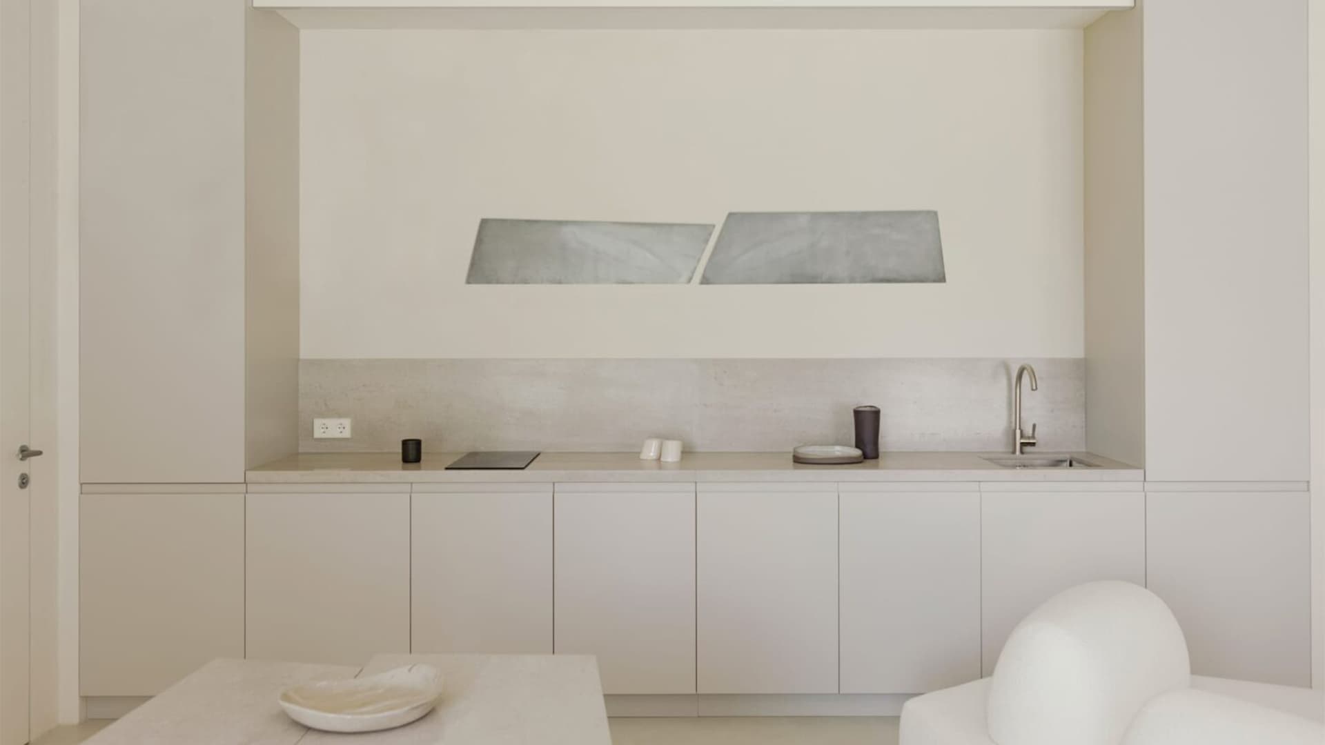 Вопрос: как жить в полностью белом интерьере? Вопрос: как жить в полностью белом интерьере?