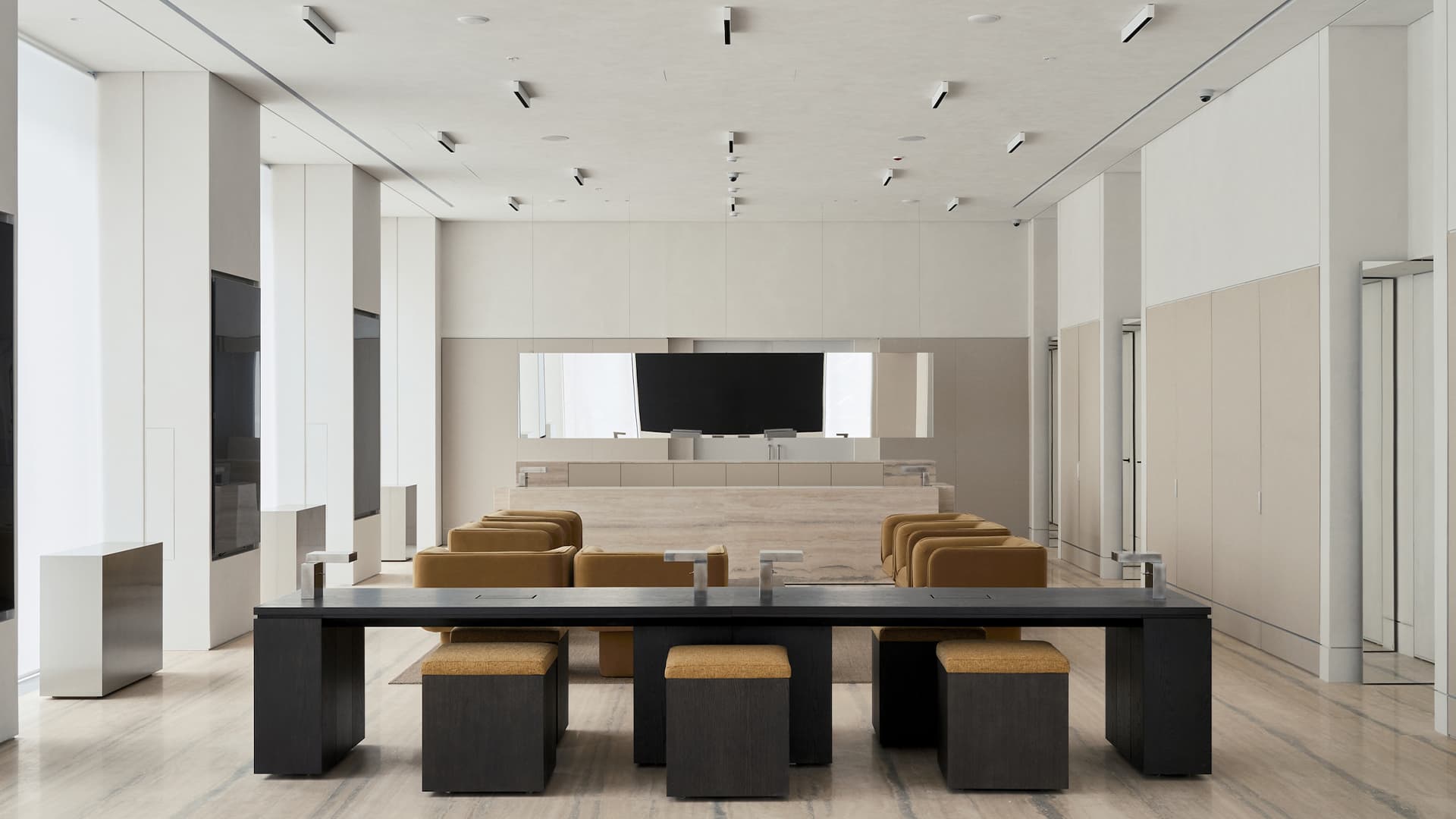 Элегантный интерьер «дома продаж» московского девелопера — проект KEMELIN PARTNERS Элегантный интерьер «дома продаж» московского девелопера — проект KEMELIN PARTNERS