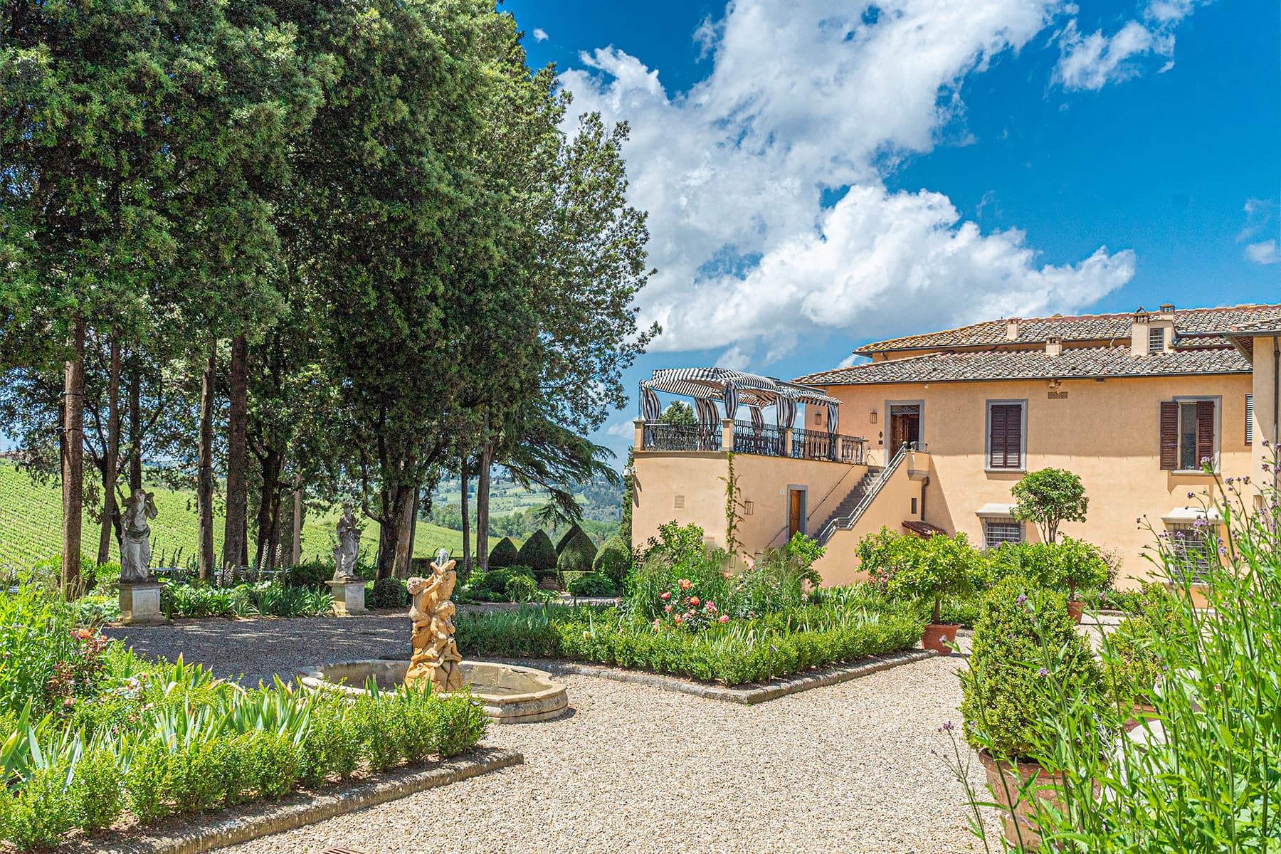 Динамичный интерьер итальянской винодельни — проект архитектурного бюро b-arch