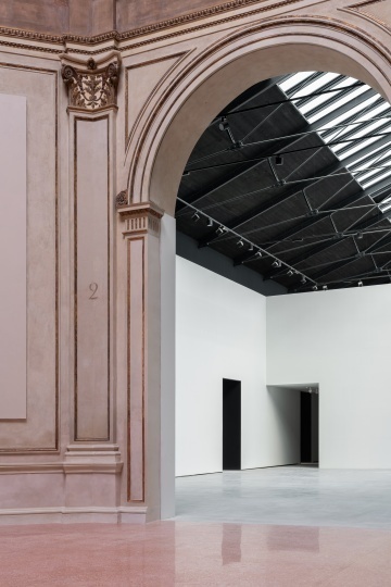 Команда Венецианской биеннале показала обновленный Центральный павильон