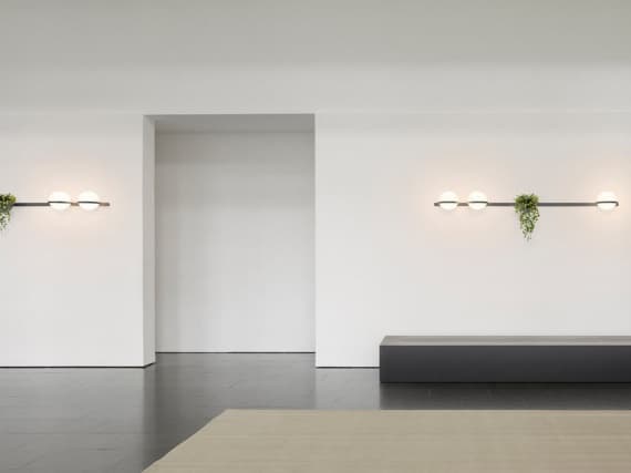 Дизайнеры Vibia сделали светильники с горшками для растений
