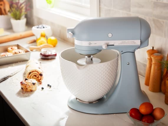 Kitchenaid отмечает 100-летие Kitchenaid отмечает 100-летие