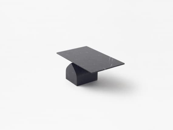 Nendo представили балансирующие мраморные столики Nendo представили балансирующие мраморные столики