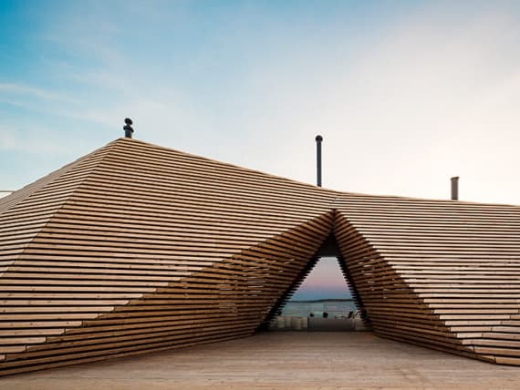 Avanto Architects завершили проект общественной сауны Löyly в Хельсинки Avanto Architects завершили проект общественной сауны Löyly в Хельсинки