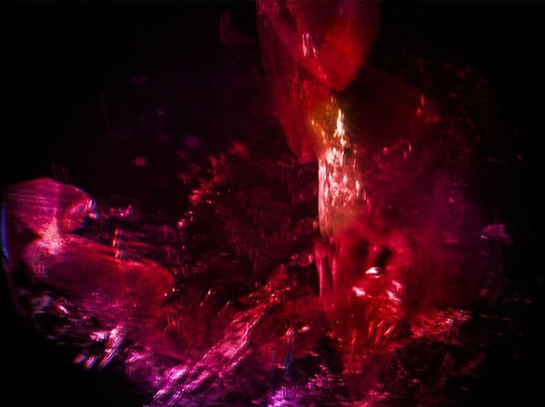 Мультимедийная инсталляция Void Дэна Тобин Смита
