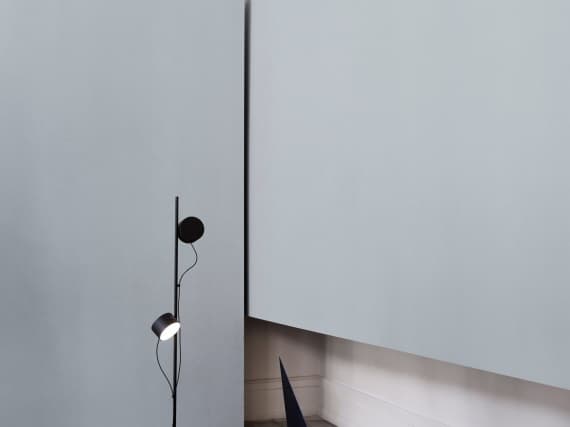 Muuto представили модульную лампу и скульптурную вазу от Earnest Studio