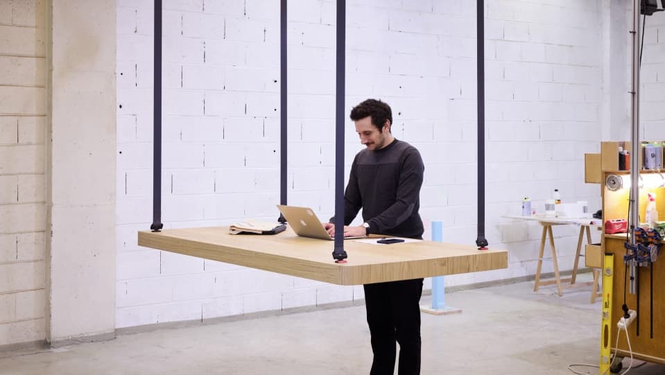 Flying Table от JCPCDR Architecture Flying Table от JCPCDR Architecture