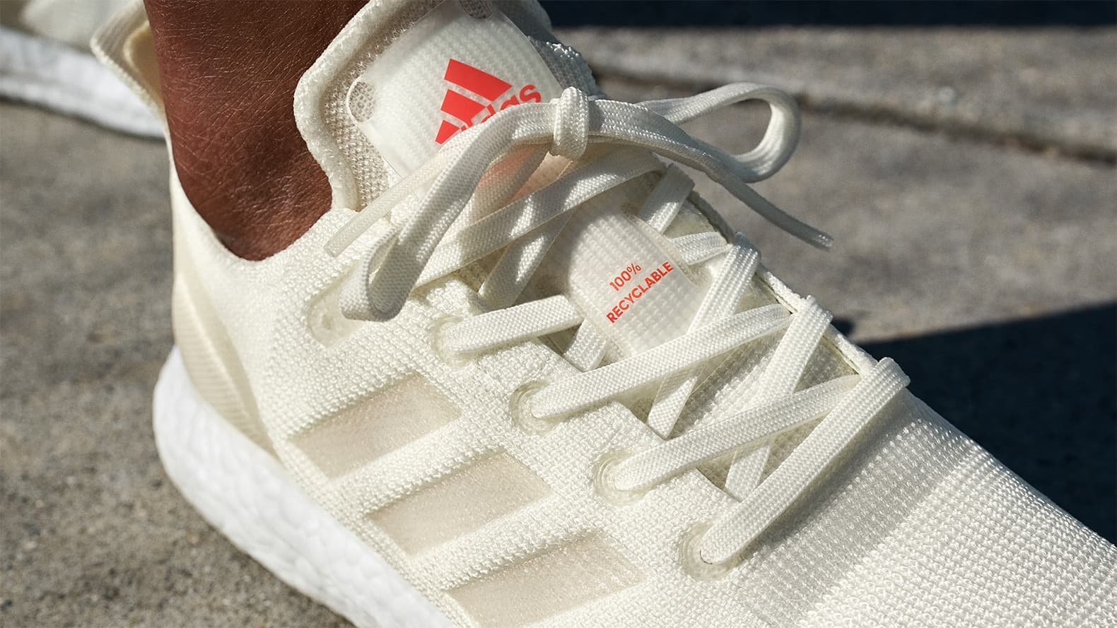 Полностью перерабатываемые кроссовки от Adidas