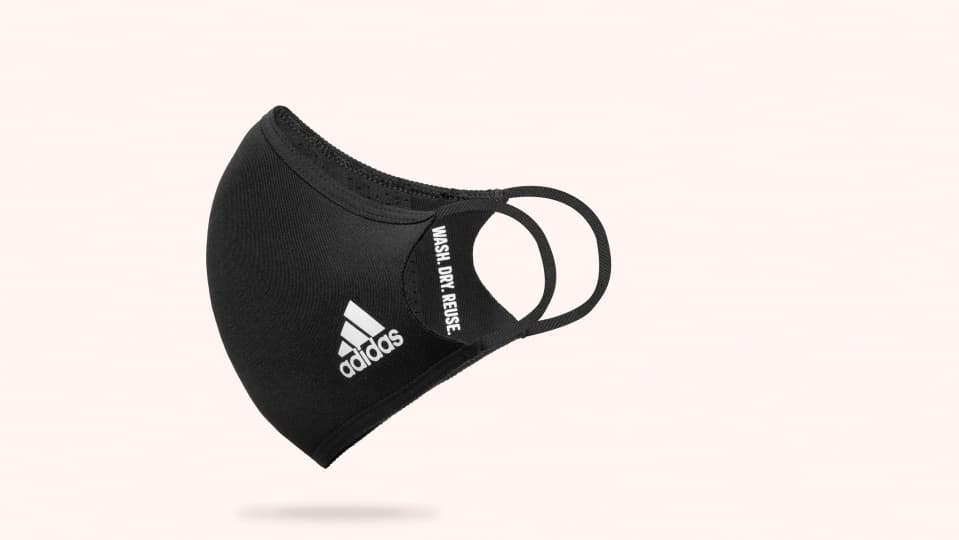Adidas выпустили многоразовую маску