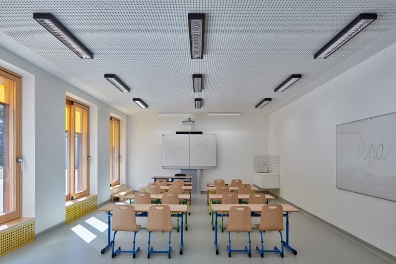 ​Public Atelier и FUUZE представили проект красочной начальной школы в Чехии