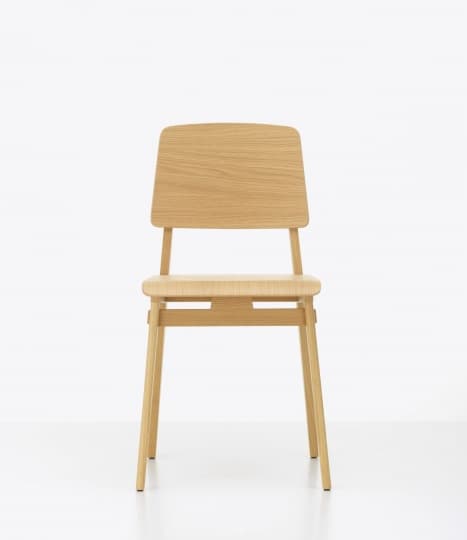 Переиздание Chaise Tout Bois Жана Пруве в линейке Vitra