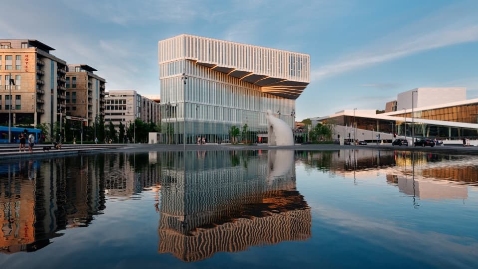 В Осло открылась библиотека по проекту Atelier Oslo и Lundhagem В Осло открылась библиотека по проекту Atelier Oslo и Lundhagem