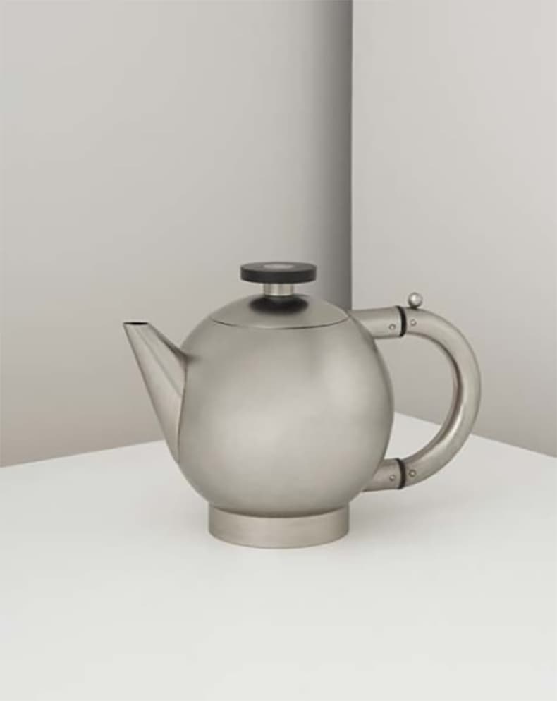 Rare and important teapot, 1928