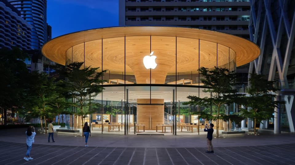 Foster+Partners построили новый Apple Store в Бангкоке Foster+Partners построили новый Apple Store в Бангкоке