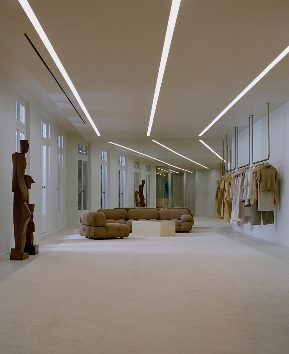 6 великолепных стульев из интерьера Jacquemus
