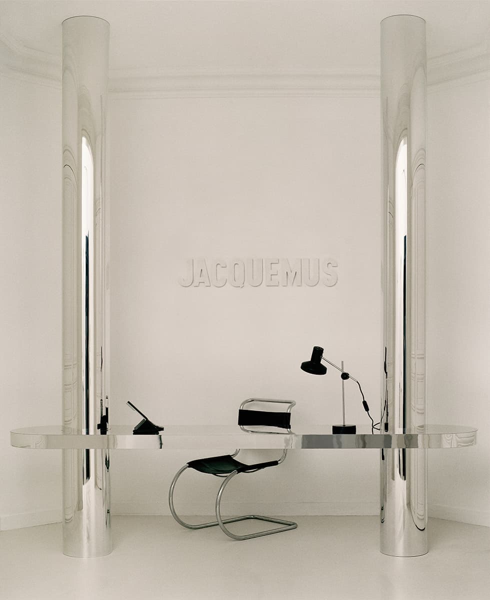 6 великолепных стульев из интерьера Jacquemus