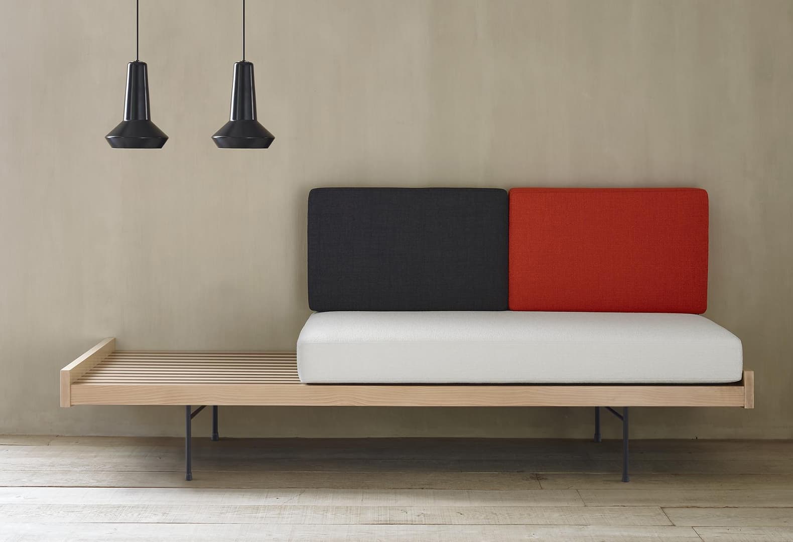 Daybed, Ligne Roset / дизайн Pierre Paulin, 1953 (переиздание Ligne Roset — 2015 год)