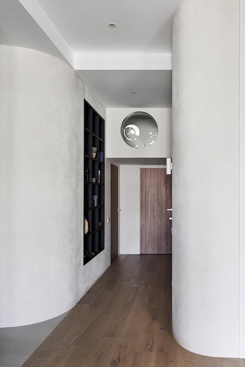 Квартира с камином в стиле эко-минимализм — проект архитектурного бюро Nikolai Bannikov Interiors
