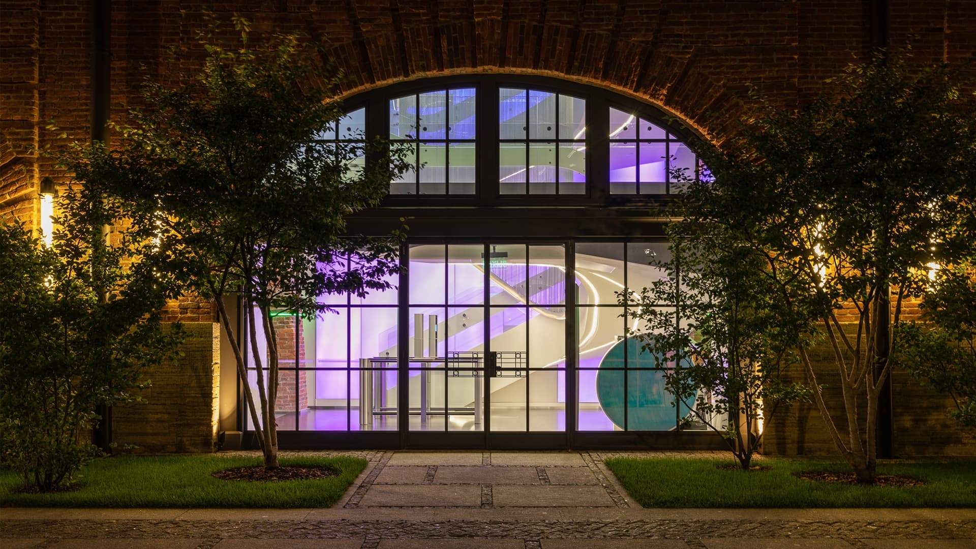 IT-центр нефтяной компании в здании бывшего цейхгауза – проект VOX Architects. Фотограф: Даниил Анненков