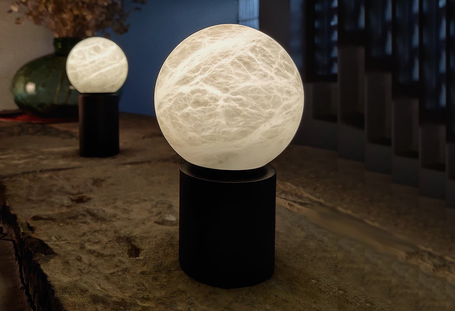 Настольная лампа на цилиндрическом основании Tribeca. Alma Light