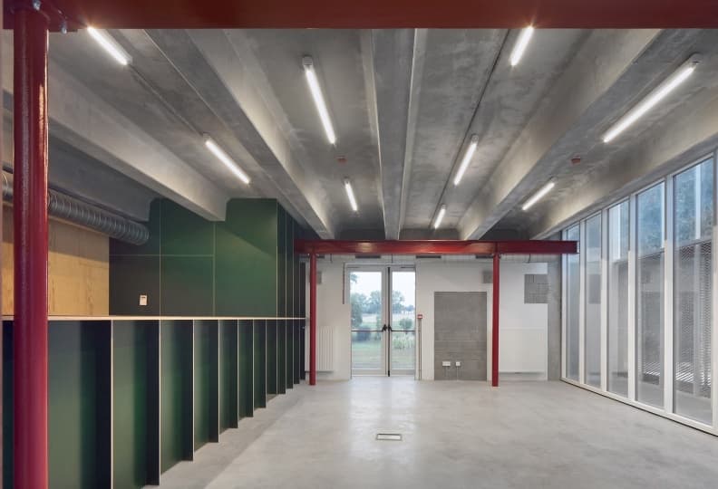 Jo Taillieu Architecten преобразовали фруктовую ферму в образовательный центр