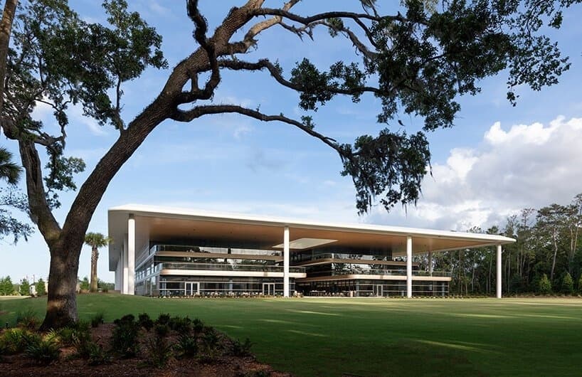 Компания Foster+ Partners завершила строительство штаб-квартиры PGA Tour во Флориде