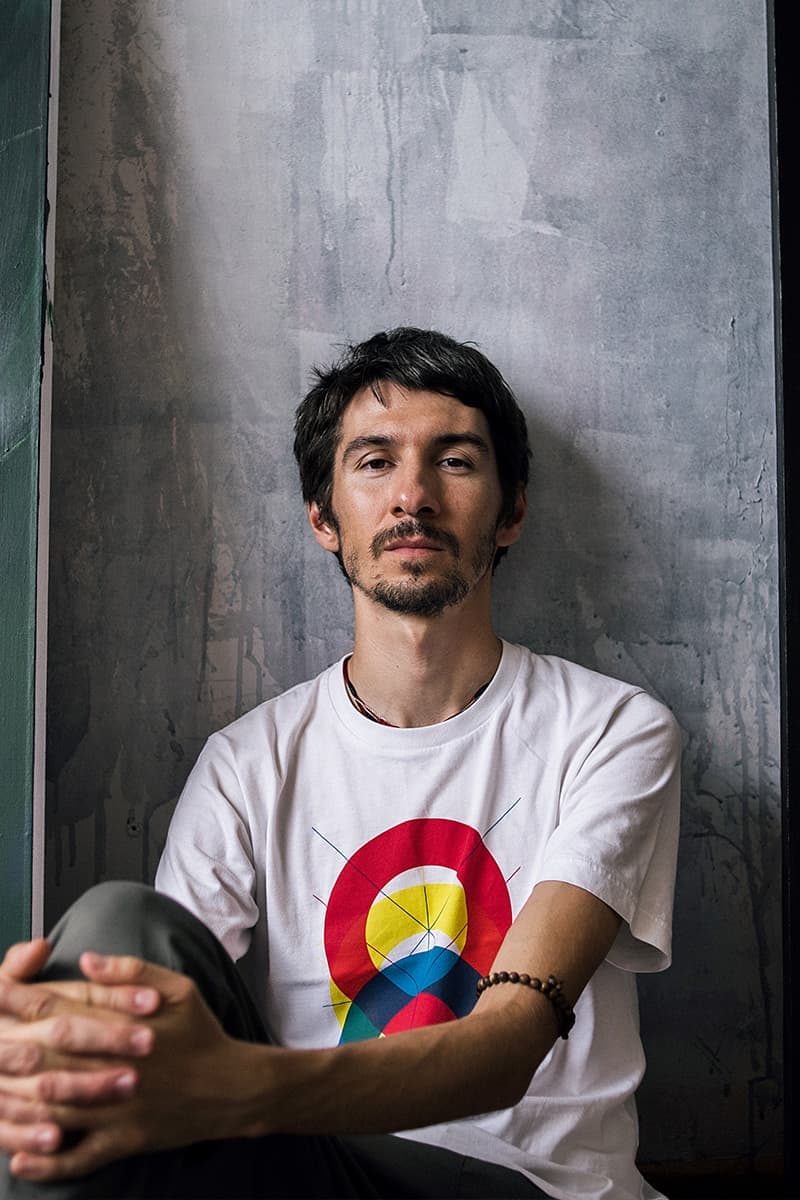 Анатолий Akue, художник абстракционист, представитель московского стрит-арта