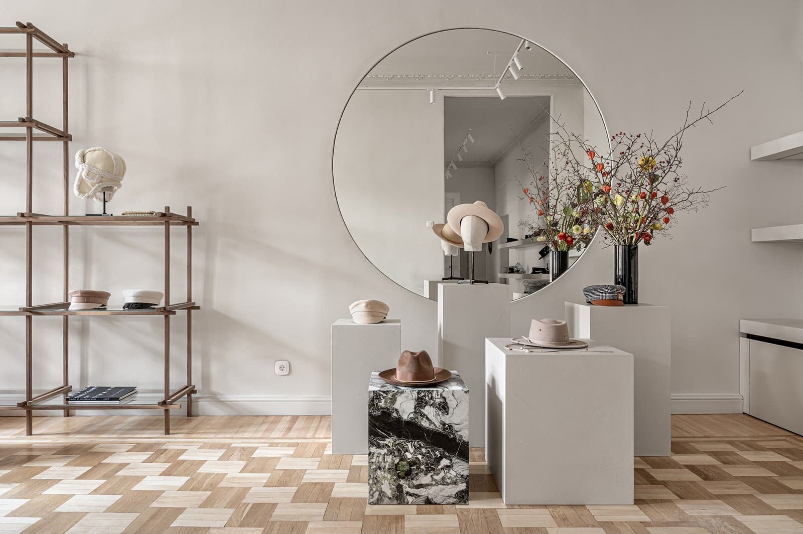 Showroom Ruslan Baginskiy. Rina Lovko Studio. Фото: Евгений Авраменко
