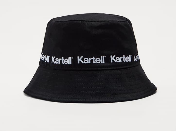 Kartell и Zara выпустят капсульную коллекцию одежды