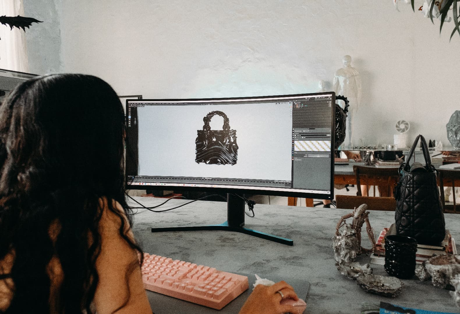 От идеи до прототипа: скульптуры 01001011 studio для выставки Lady Dior As Seen By