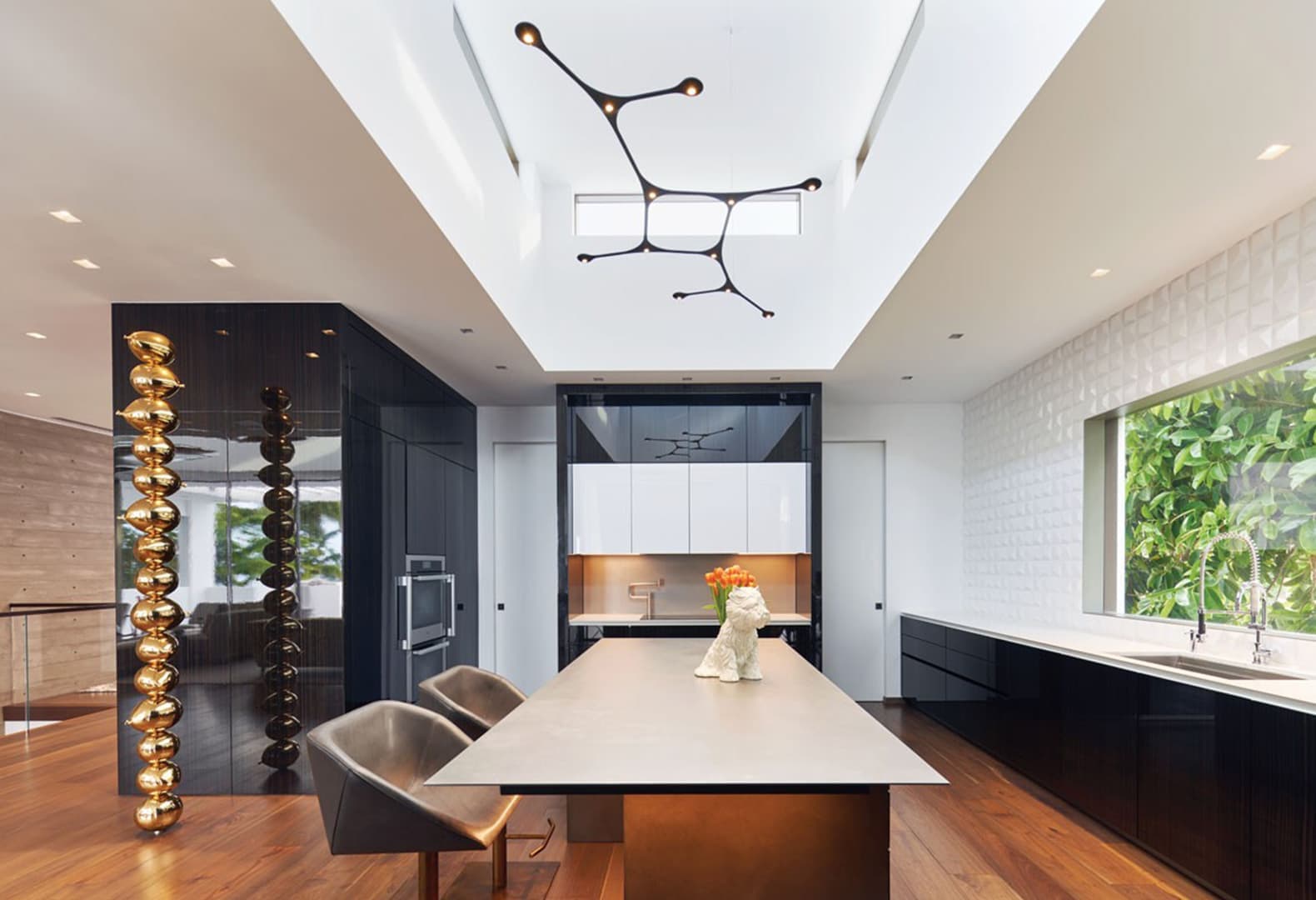 Asobi and Tokio, Япония. Downtown Design на Неделе дизайна в Дубае: выбор Design Mate