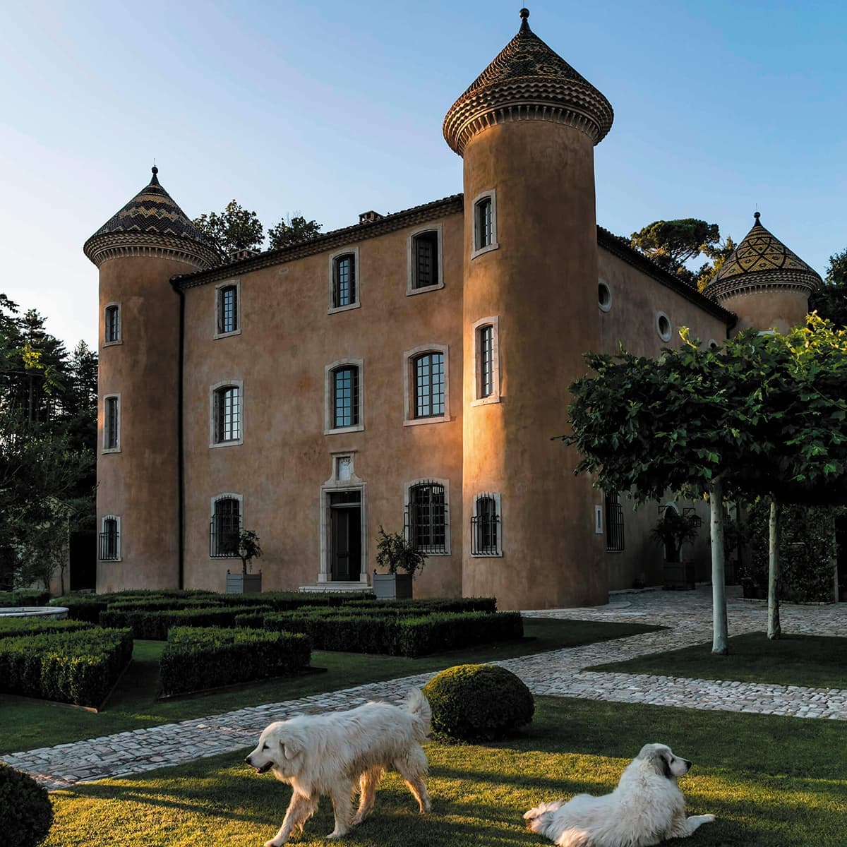 Дом Пьера Йовановича в замке Château de Fabrègues