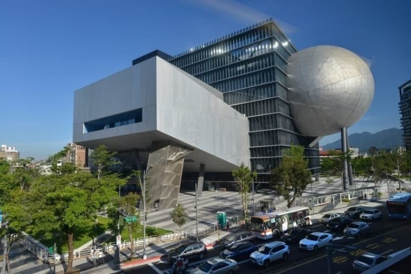 OMA показали первые фотографии строящегося Taipei Performing Arts Center
