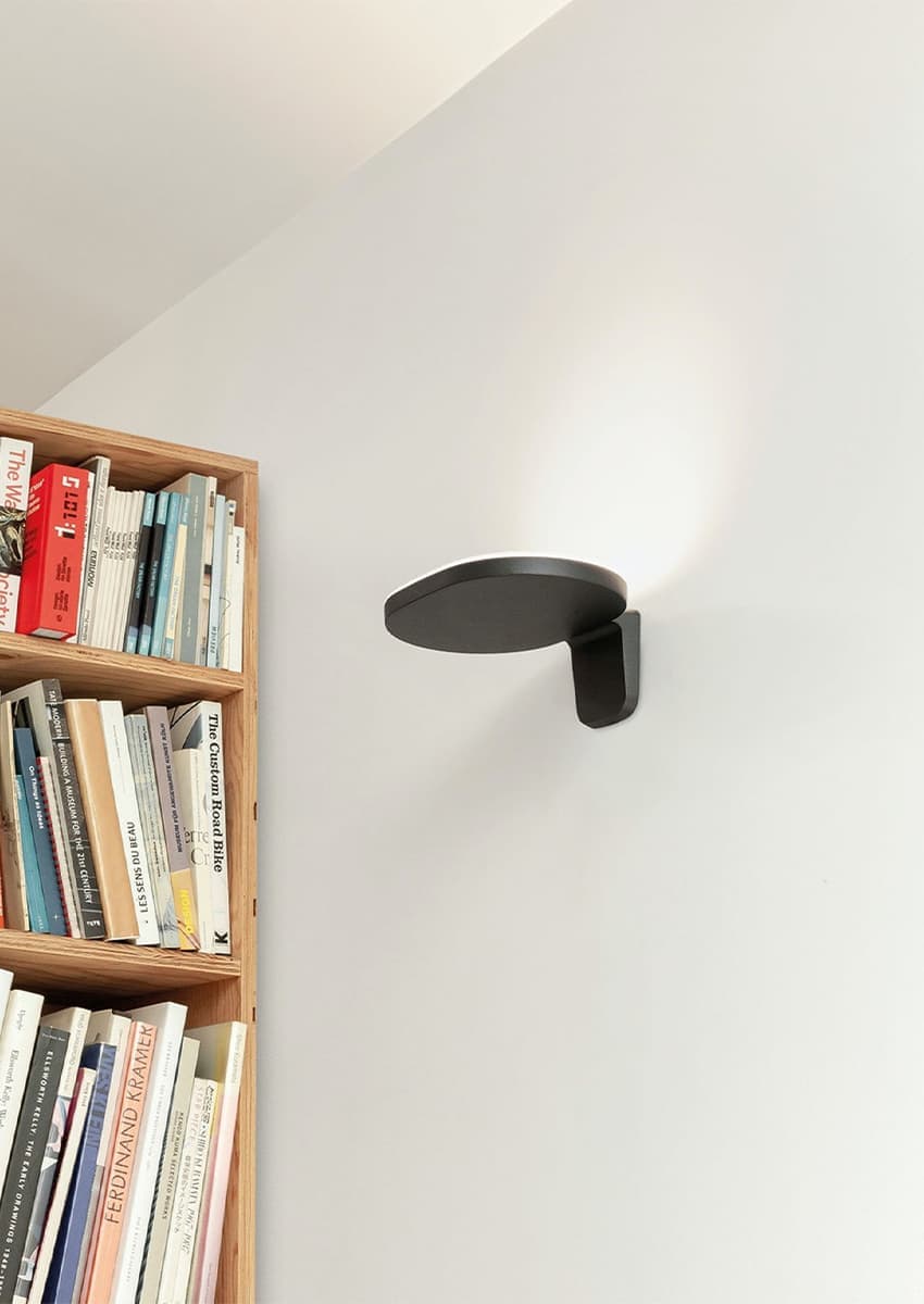 Настенная лампа Oplight, Flos. Дизайн Джаспер Моррисон