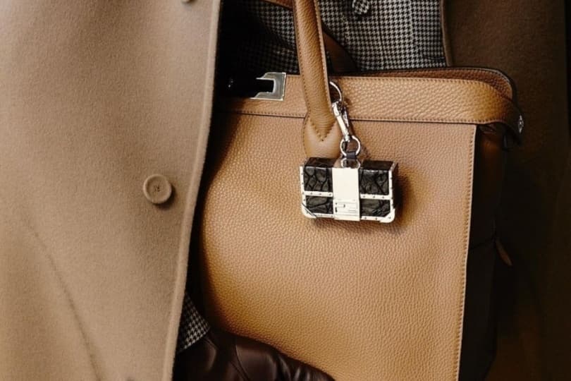 Fendi и Ledger показали аксессуары для криптокошельков