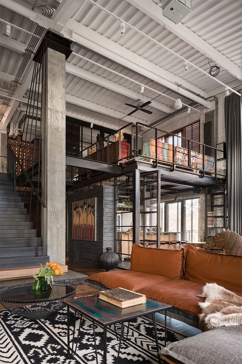 Двухэтажная квартира с колониальными мотивами – проект студии Loft Buro