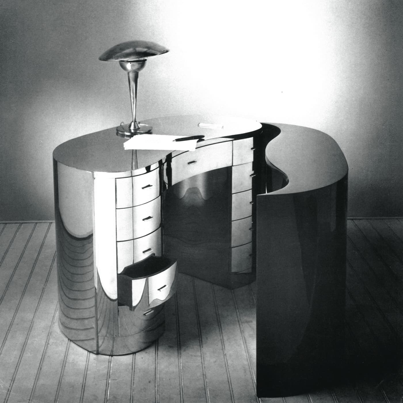 Письменный стол Yang Yin, 1979