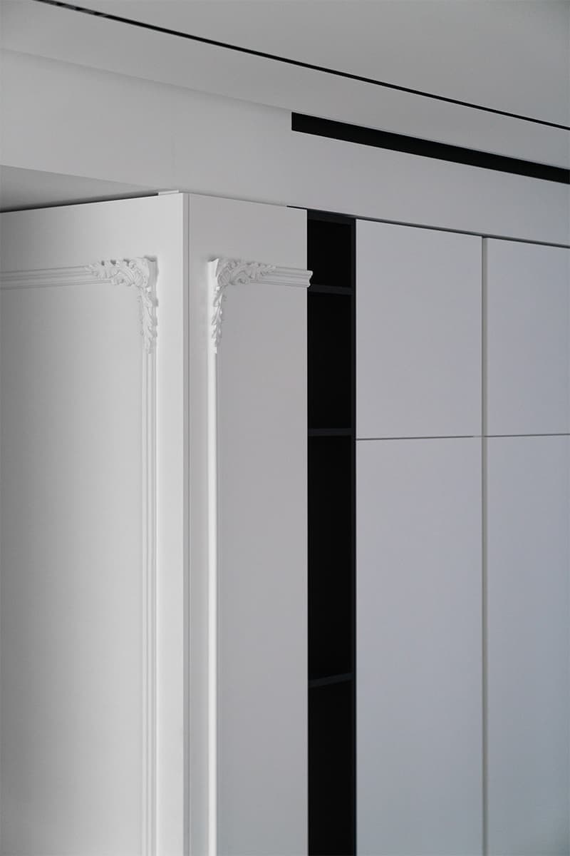 Минималистичная квартира с необычными молдингами – проект ARTIMITRO INTERIORS