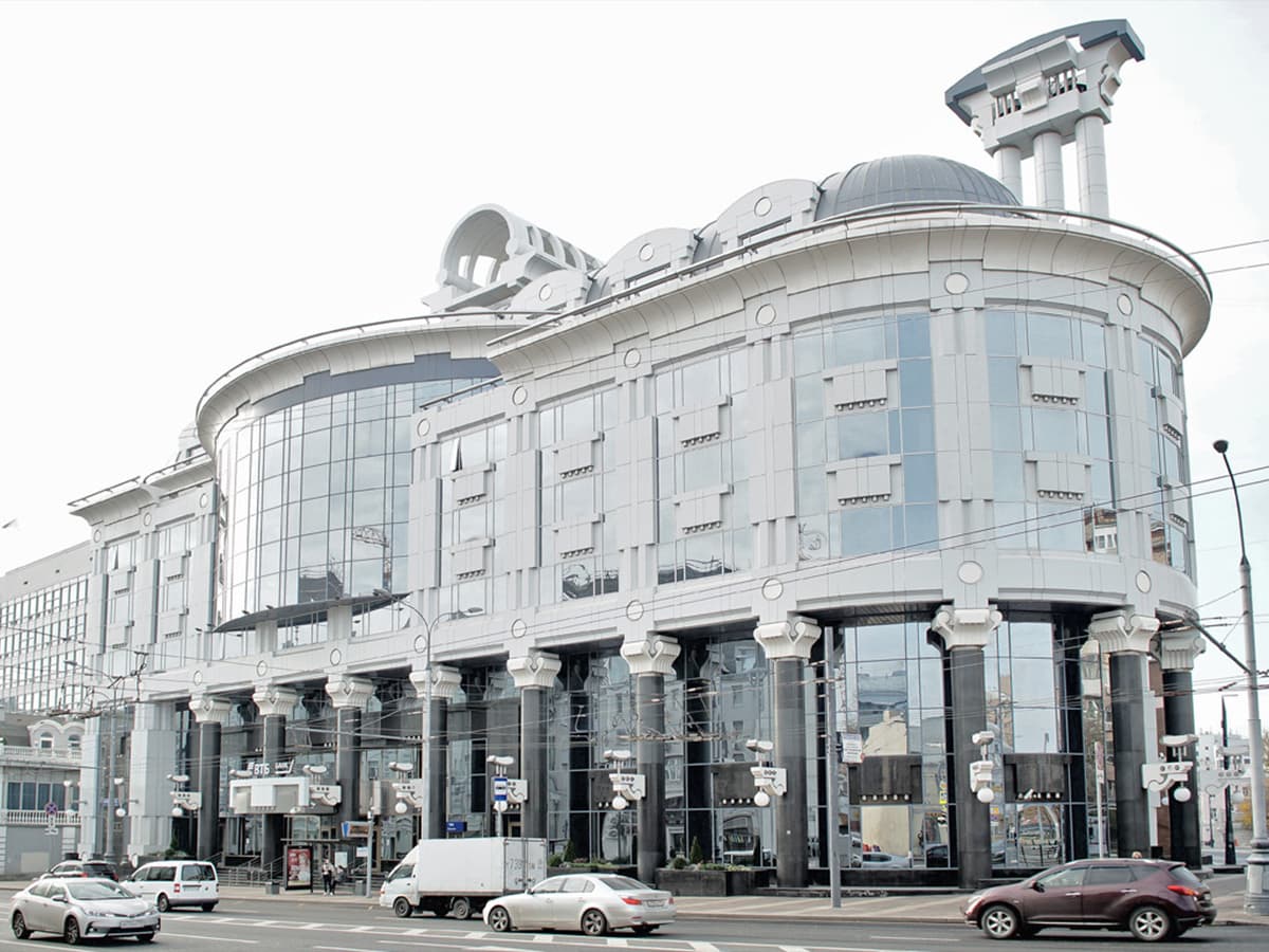 Бизнес-центр «Чайка Плаза 7», 1997–2002, Архитектор А. Ахмедов, Москва. Фото: Евгений Чесноков