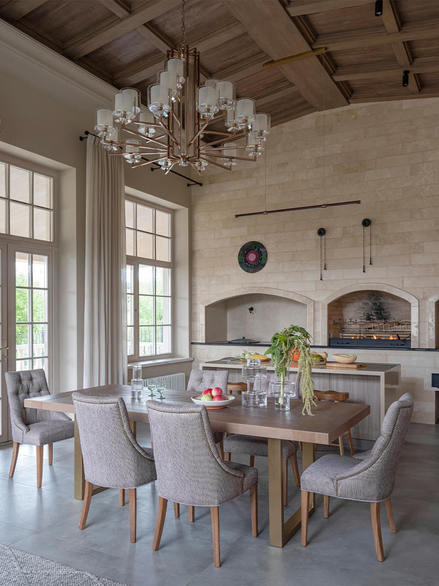 Уютный интерьер беседки с печным комплексом – проект Янины Филипповой