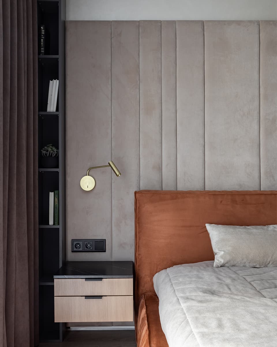 Темный интерьер с необычной планировкой и игрой отражений – проект Ольги Богдановой