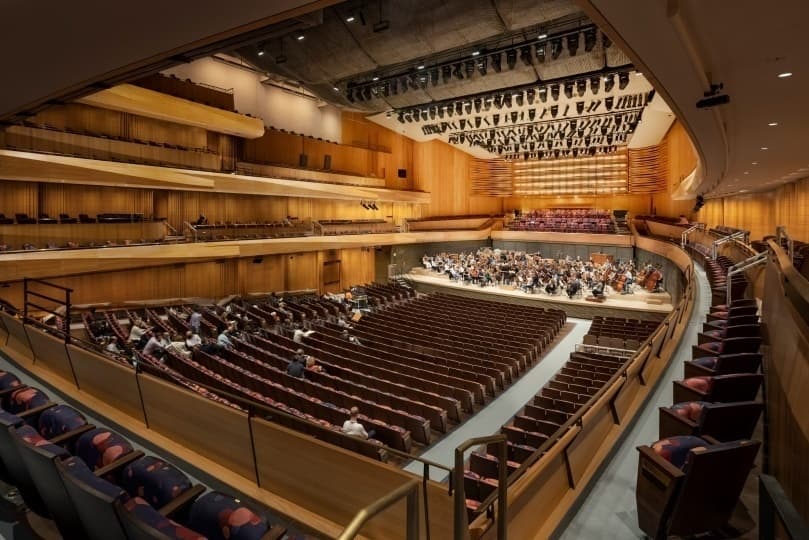 В Нью-Йорке завершилась реконструкция концертного зала David Geffen Hall