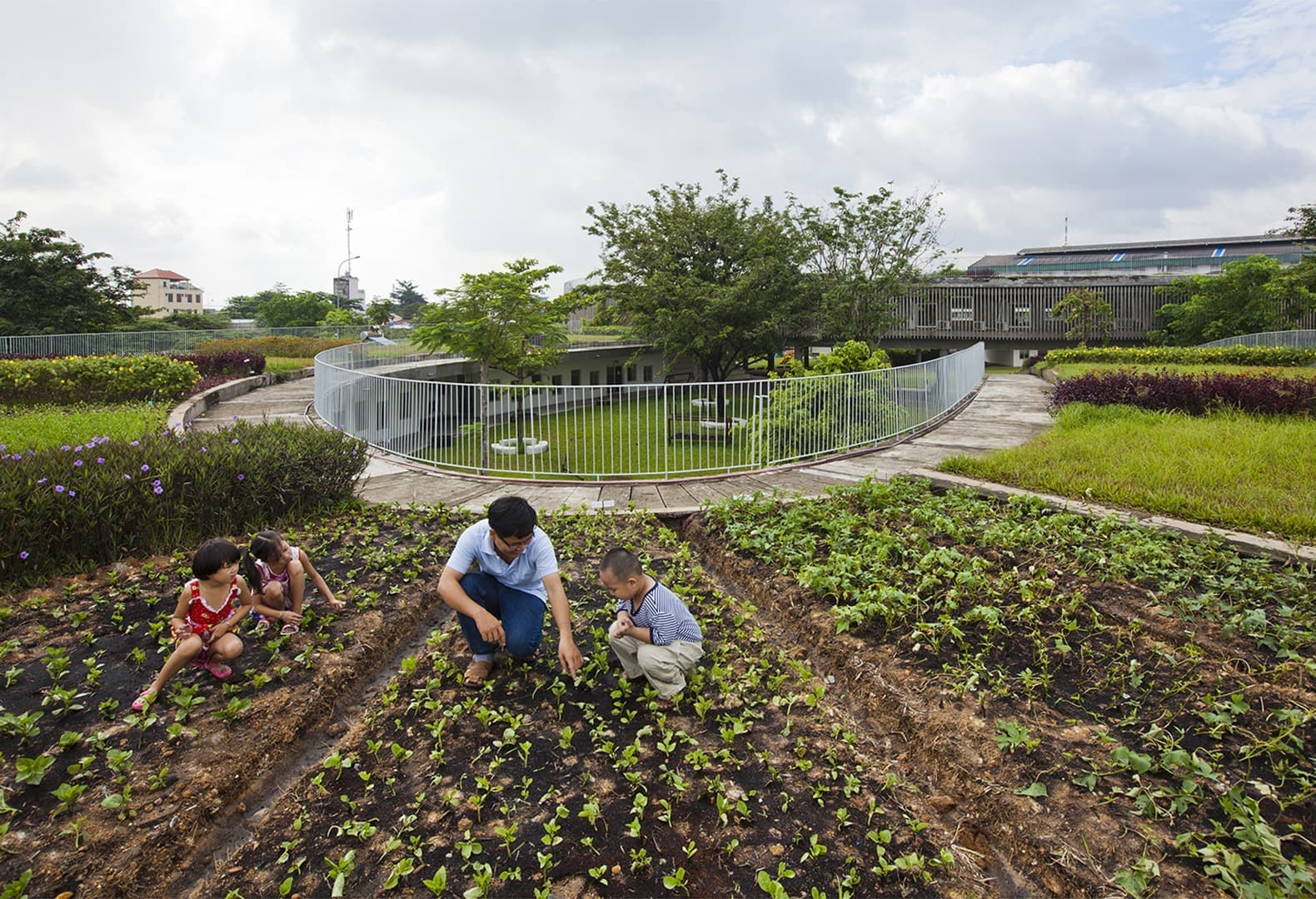 Farming Kindergarten. Фото: © Hiroyuki Oki; © Gremsy