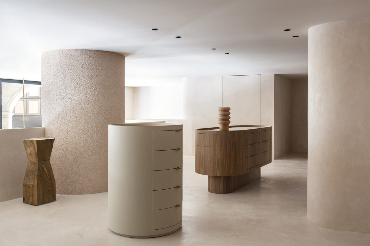 Новая женственность в интерьере мультибрендового магазина одежды – проект Studiopepe