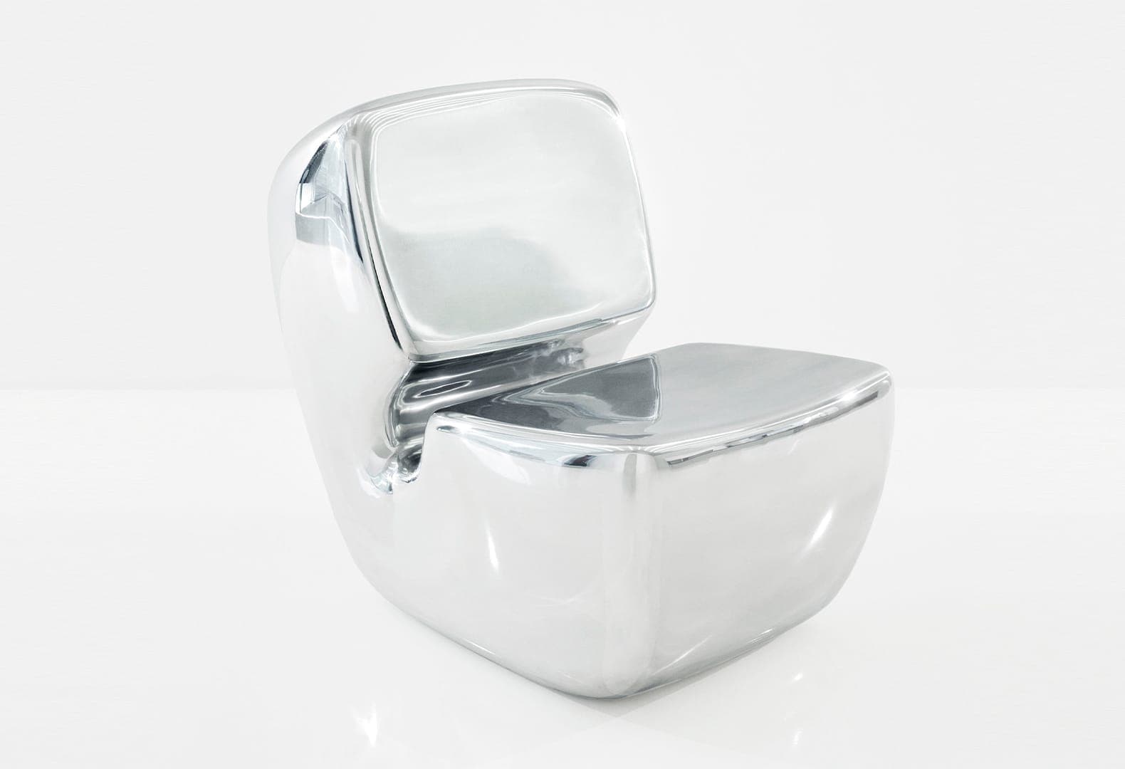 Стул Zenith. Фото: © Marc Newson Ltd