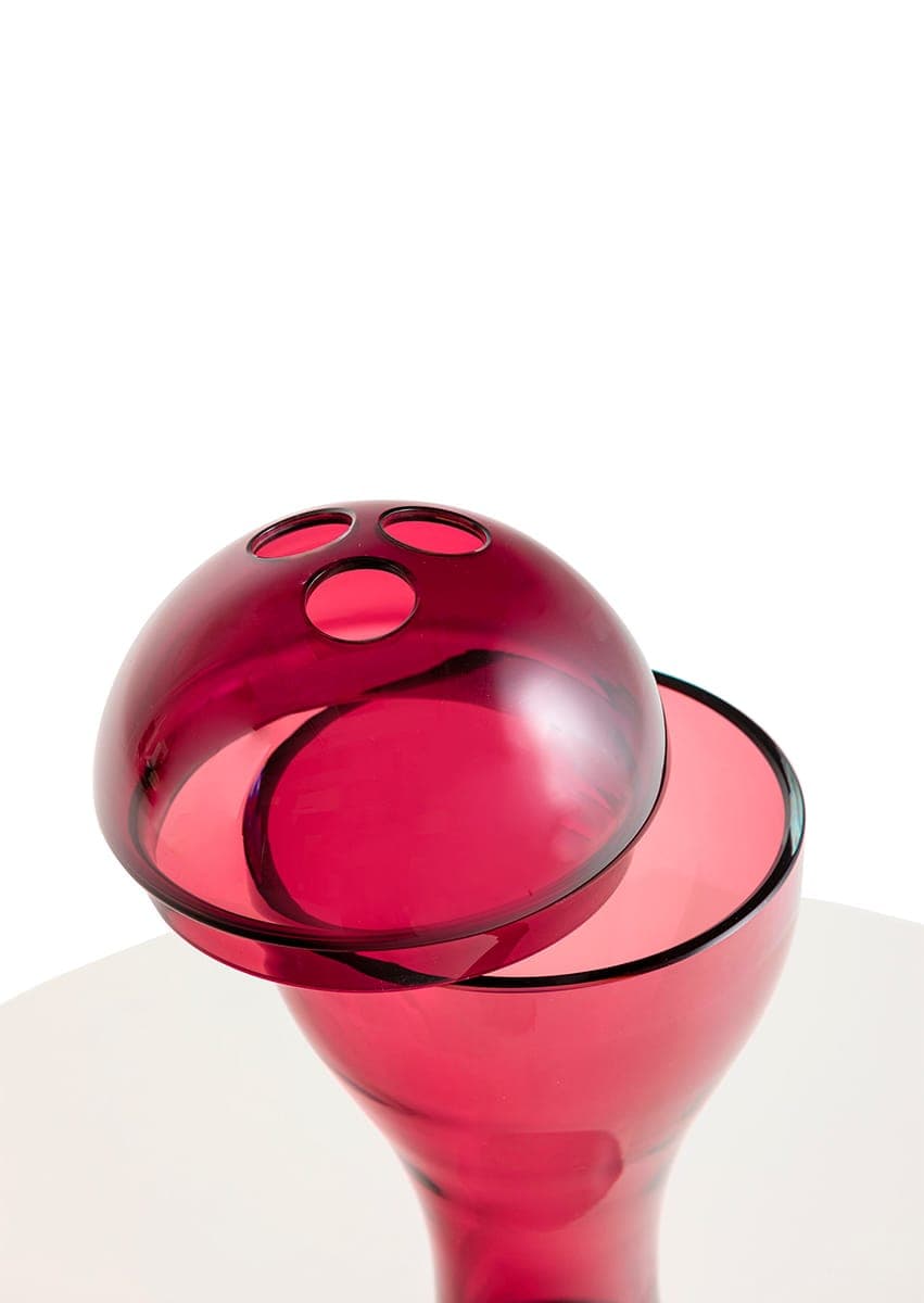 Glass Newson Vase. Фото: © Marc Newson Ltd