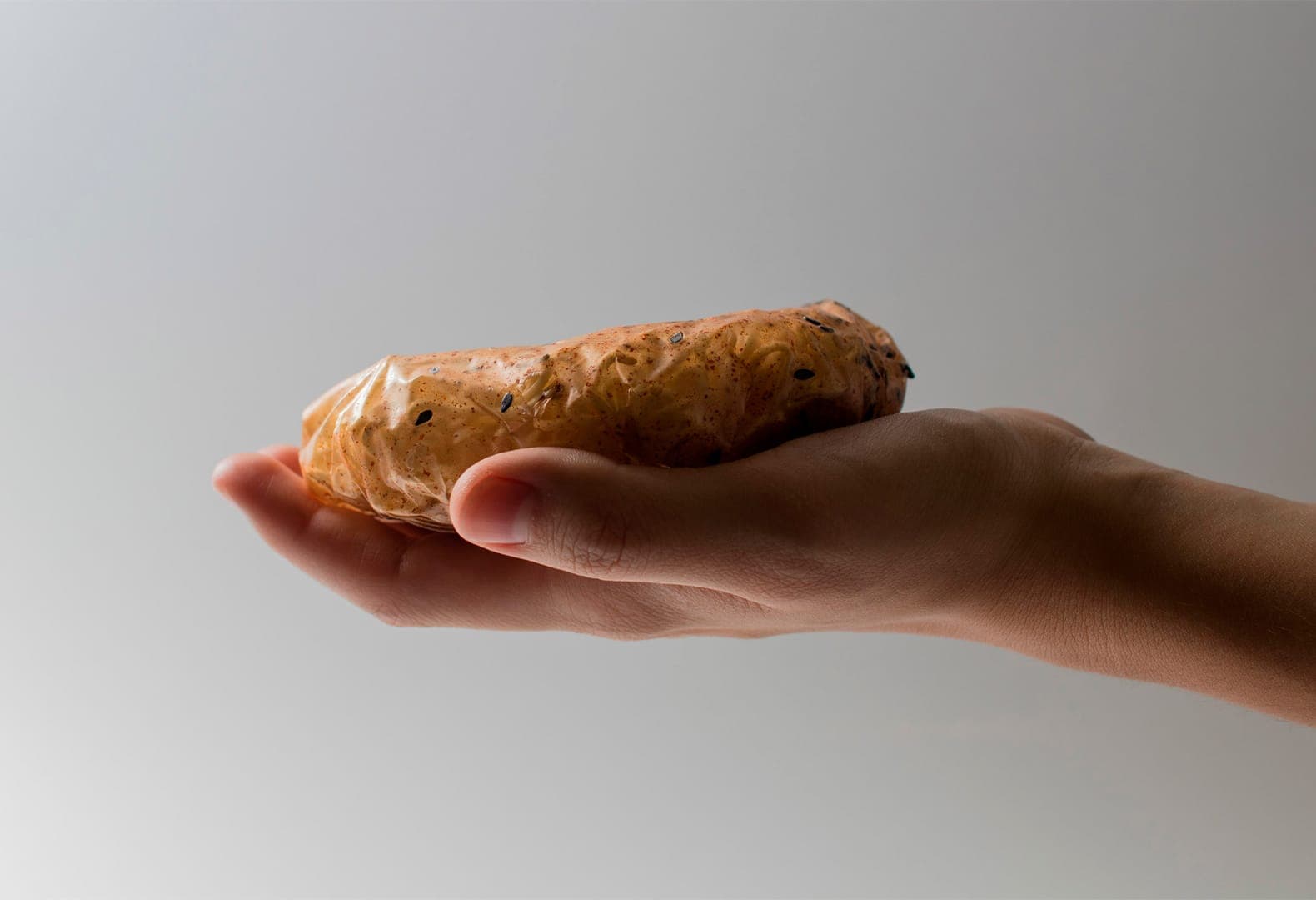 Упаковка для рамена, которая превращается в соус. Холли Граундс