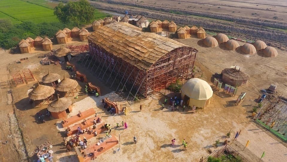 Королевскую золотую медаль RIBA вручили архитектору из Пакистана