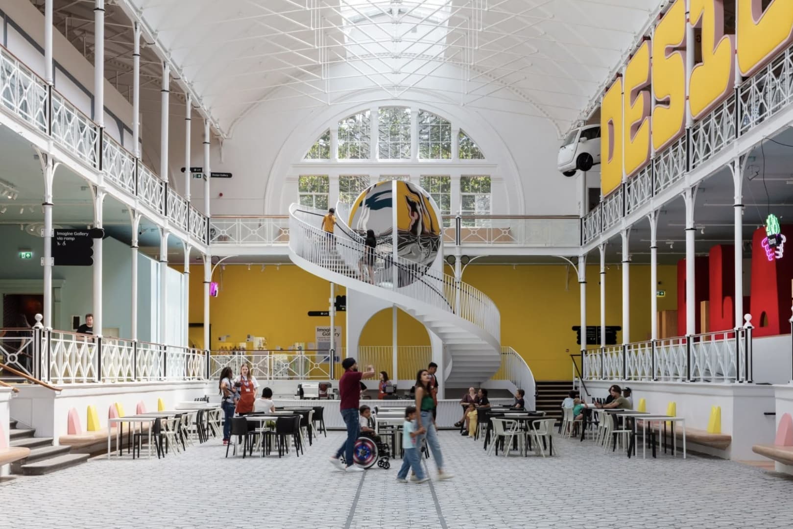 В Лондоне открылся музей для детей Young V&A В Лондоне открылся музей для детей Young V&A