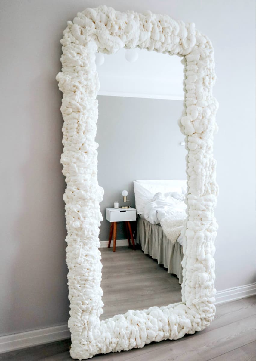 DIY зеркало из строительной пены